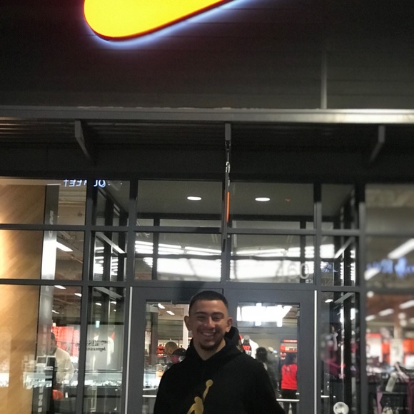 Meet your Posher, Damian - Picture 5 of 5